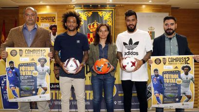 操小姐的逼